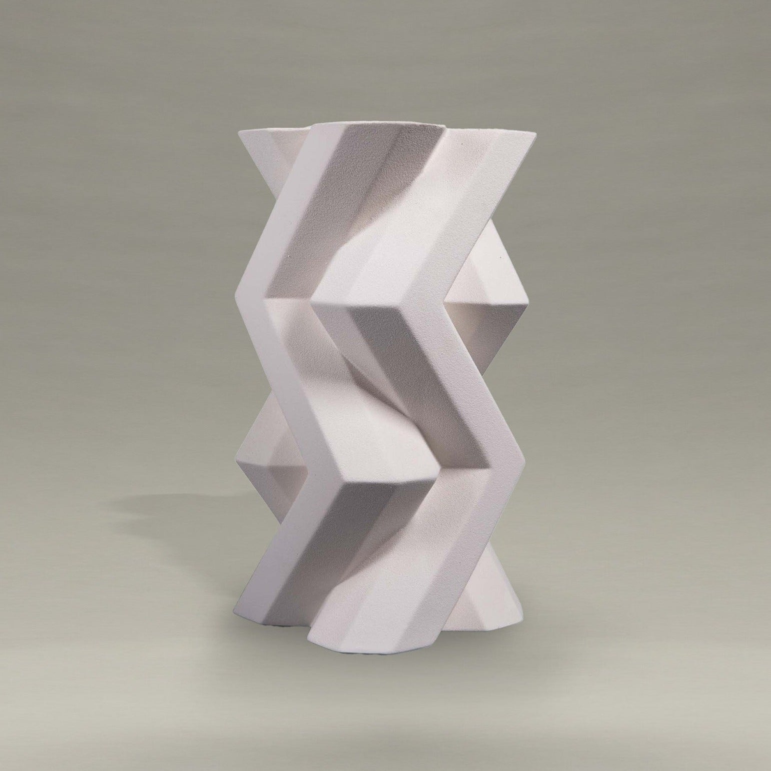 FORTRESS TOWER VASE<br>WHITE
