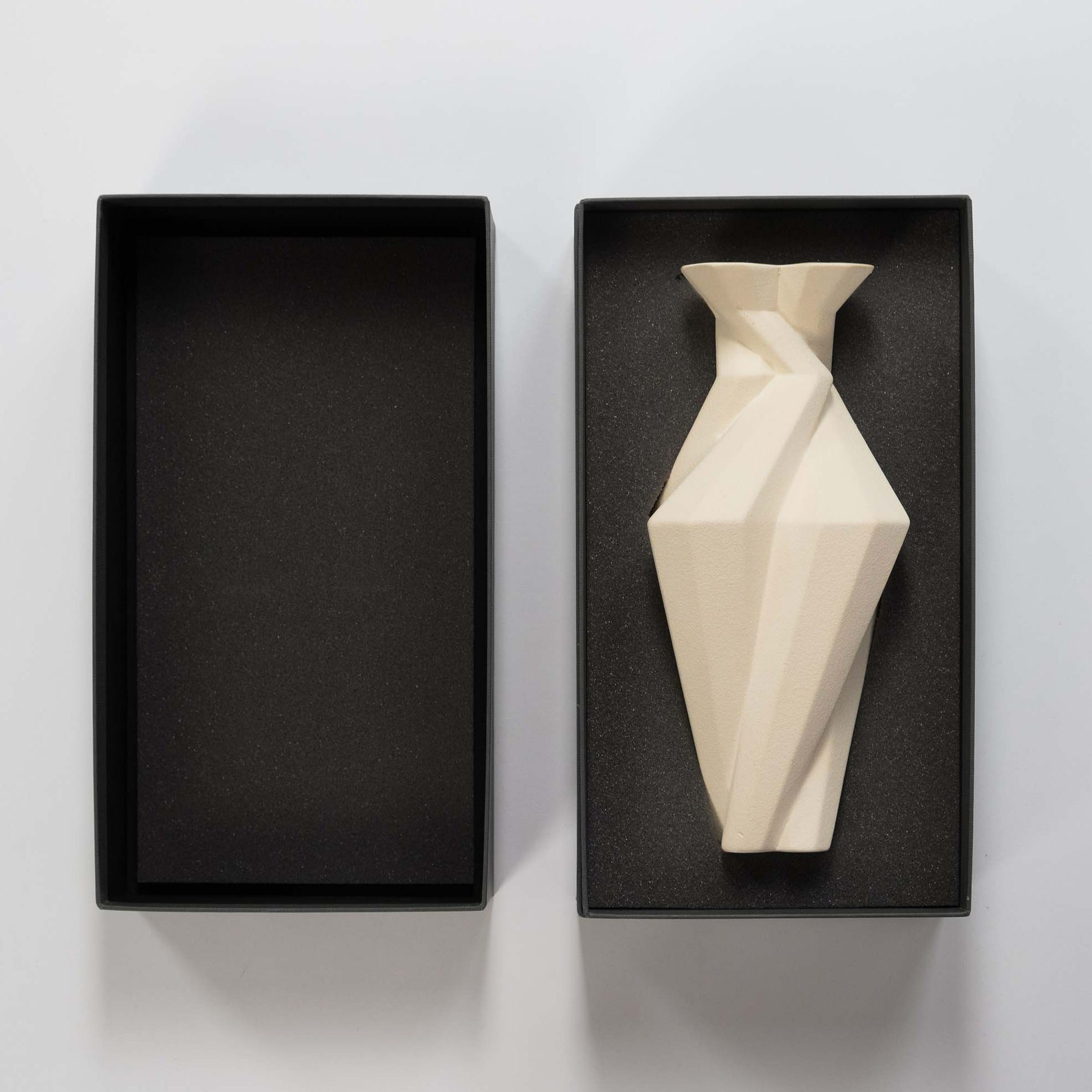 FORTRESS SPIRE VASE - BLUE
