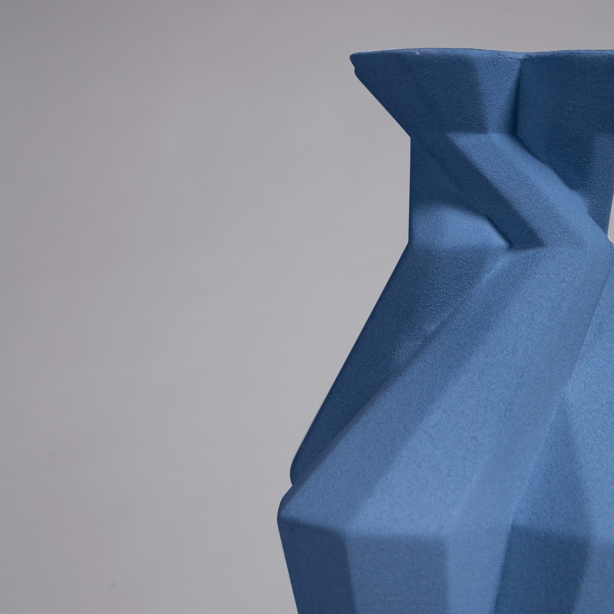 FORTRESS SPIRE VASE - BLUE