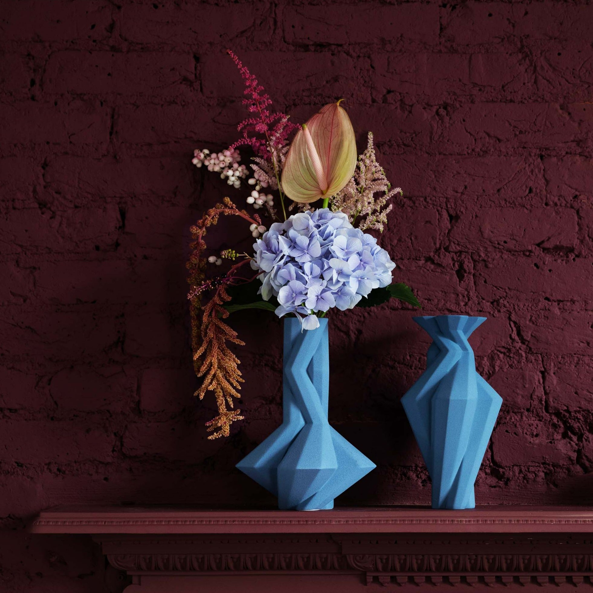 FORTRESS SPIRE VASE - BLUE